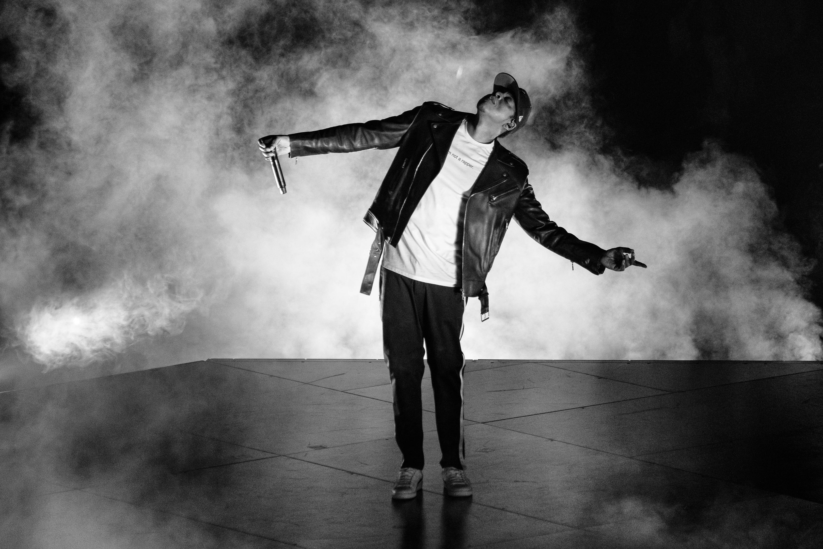 jayz4q18.jpg